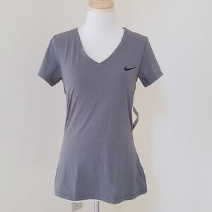 NWT! NIKE Dri fit size L grey short sleeve sports tee